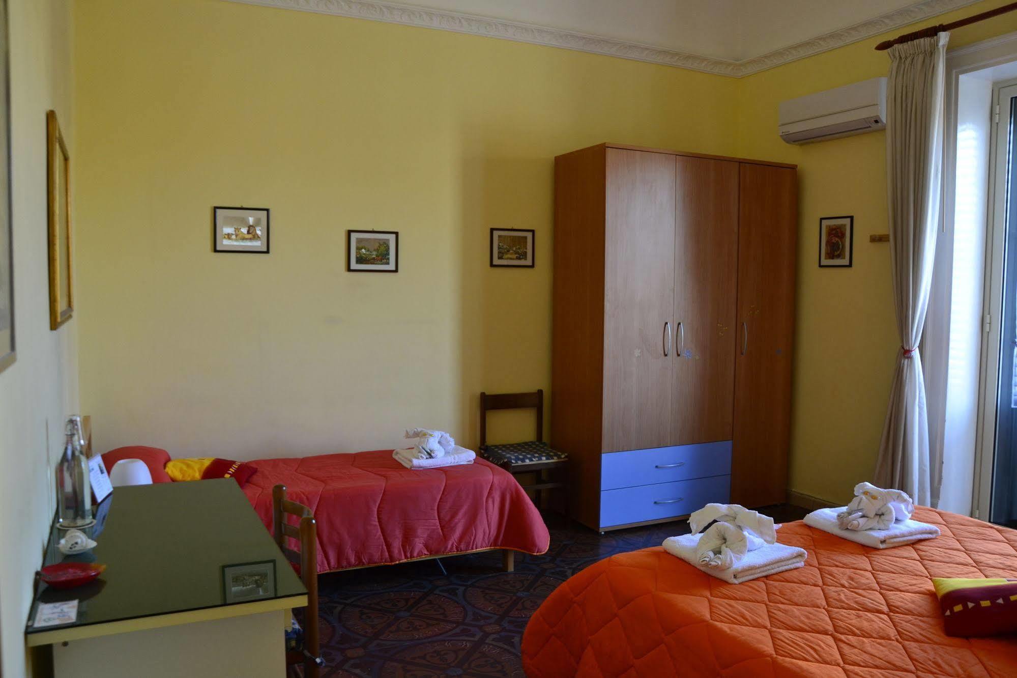 La Casa Del Cocchiere Bed & Breakfast Palermo Exterior photo